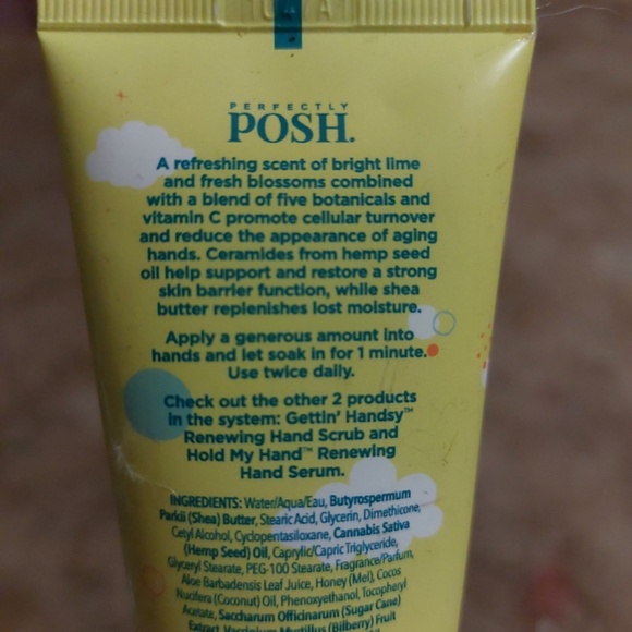 Perfectly Posh~Hand It To Ya renewing hand crème New Sealed bottle - Picture 3 of 7
